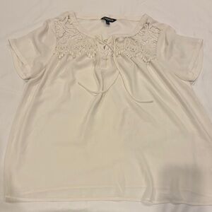 Elegant White Lace Detail Women's Top